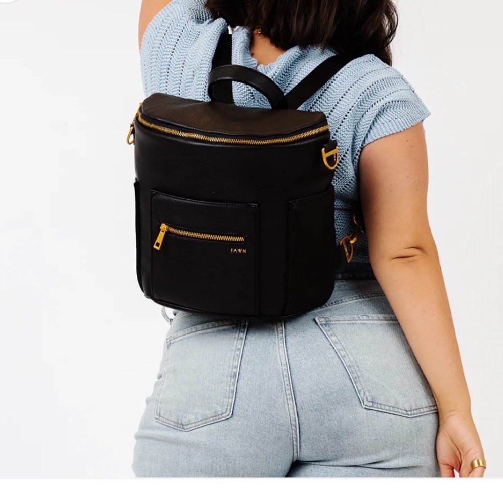 FAWN Black Croc-Embossed Backpack / Crossbody Bag with Gold Accents BNWT - Picture 10 of 11